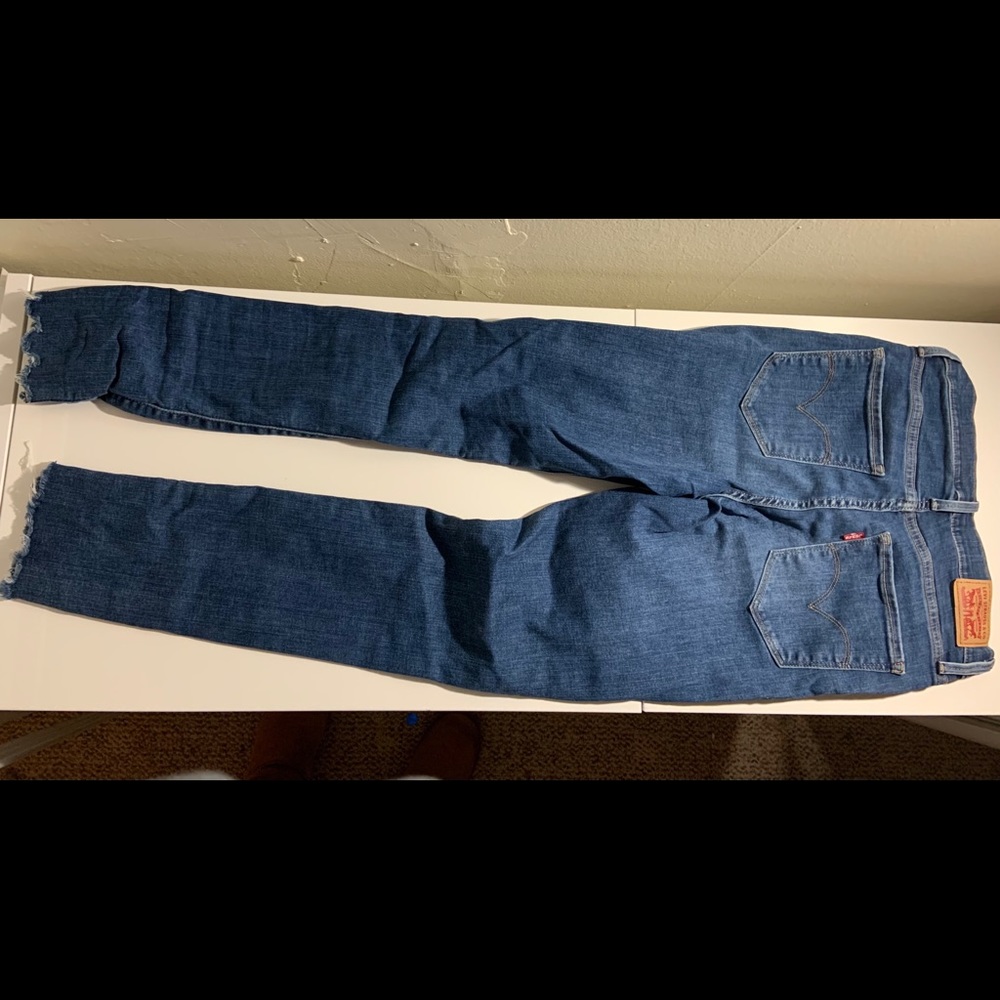 High Rise Levi’s Jeans - Picture 2 of 3